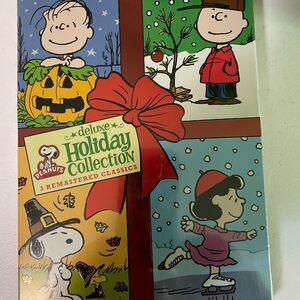Peanuts Deluxe Holiday Collection Christmas Thanksgiving and Halloween (NIB)